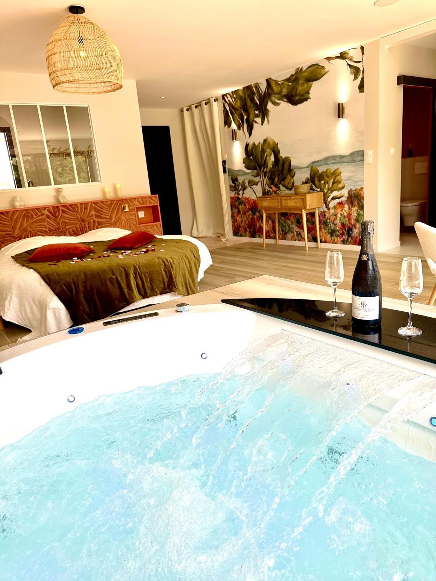 Les Suites Du Payre - Suite Romance Saint-Hilaire-de-Talmont Luaran gambar