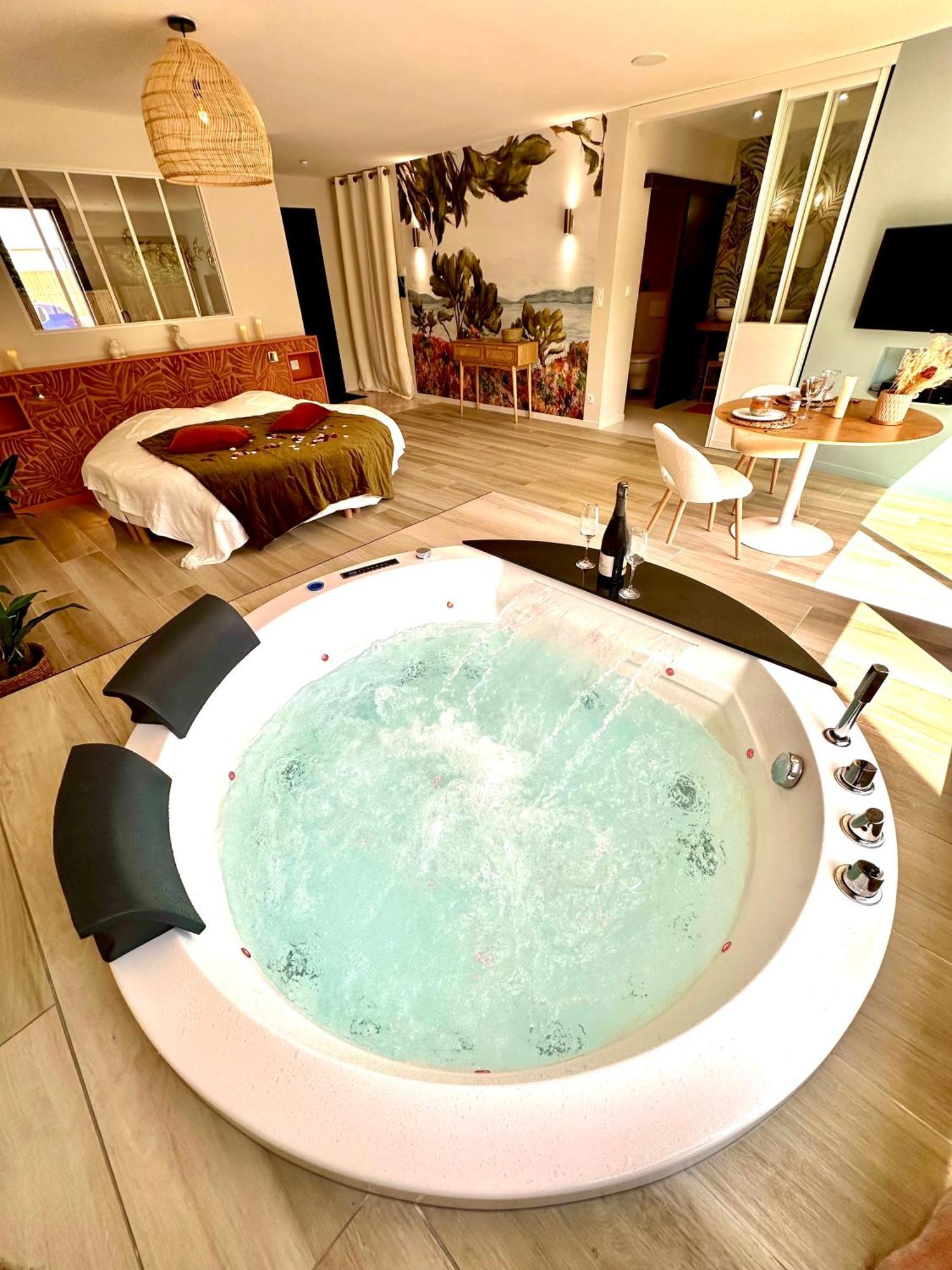 Les Suites Du Payre - Suite Romance Saint-Hilaire-de-Talmont Luaran gambar