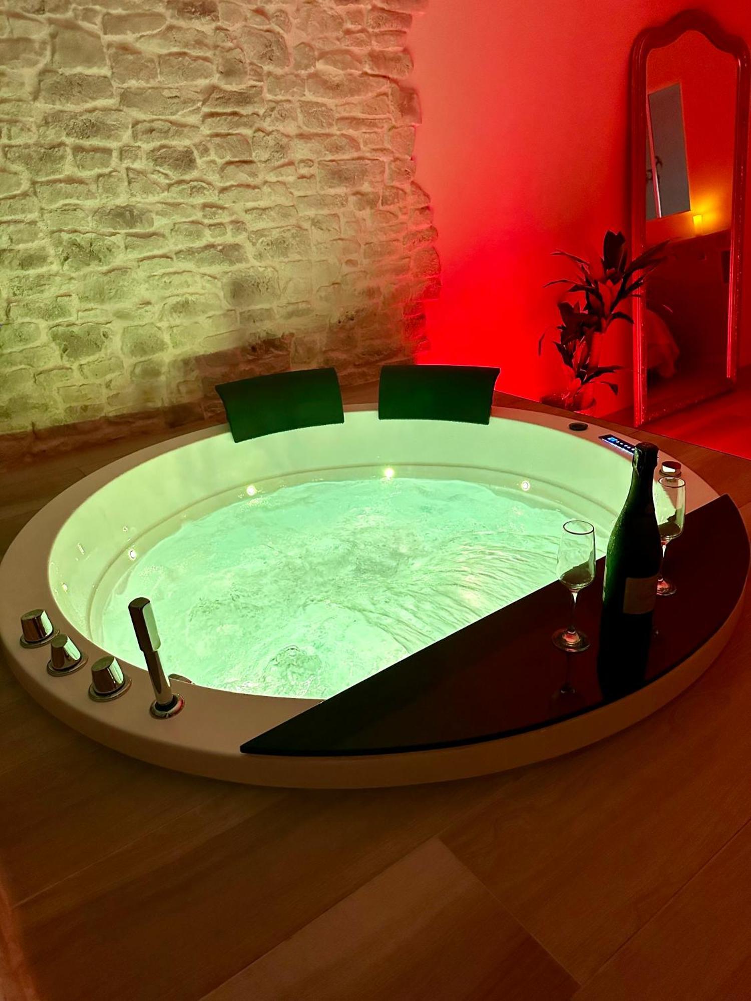 Les Suites Du Payre - Suite Romance Saint-Hilaire-de-Talmont Luaran gambar