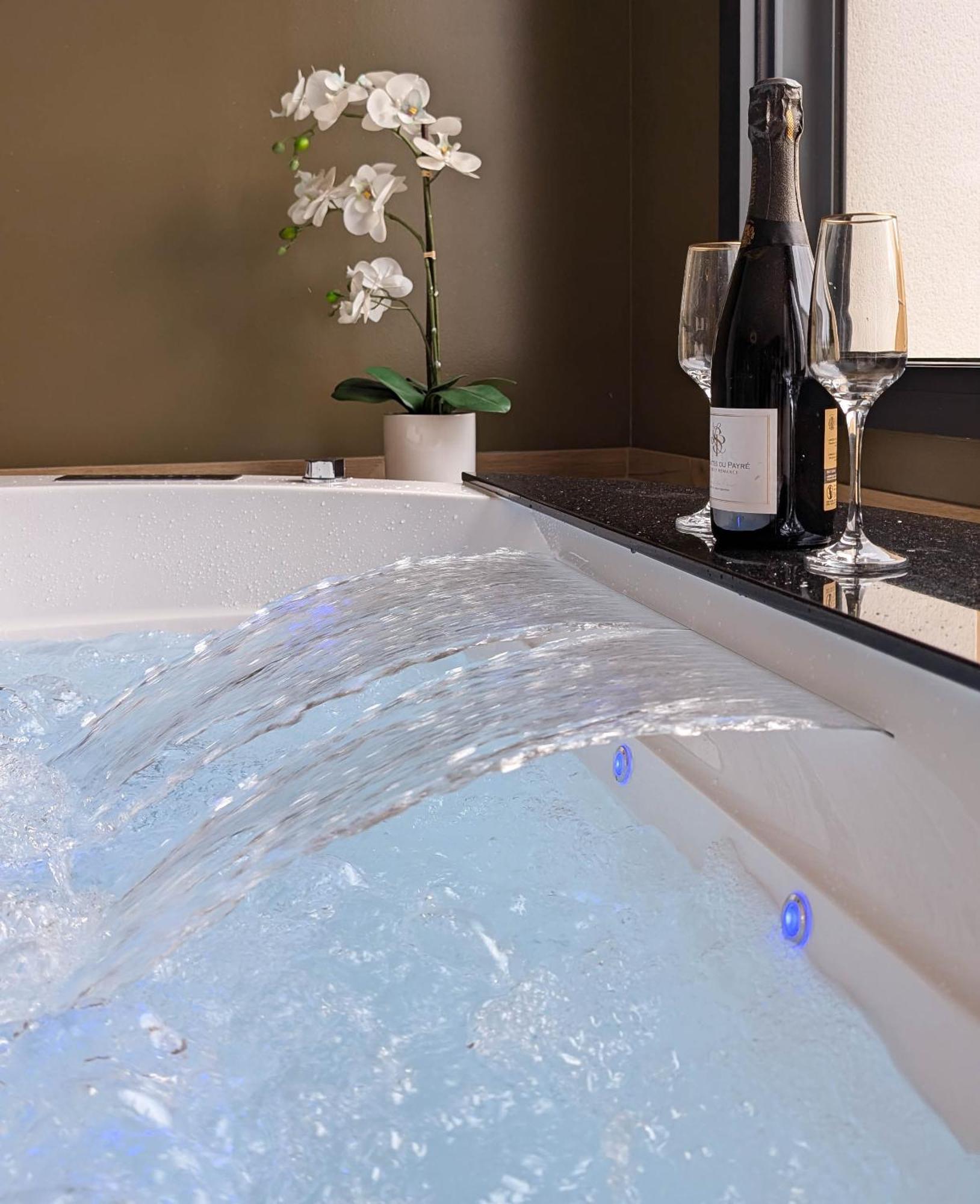 Les Suites Du Payre - Suite Romance Saint-Hilaire-de-Talmont Luaran gambar